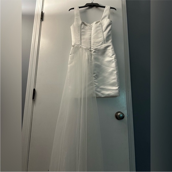 White Satin Bridal Mini Dress w/Removable Train – Vegas, Destination, Modern S/M - Picture 5 of 15